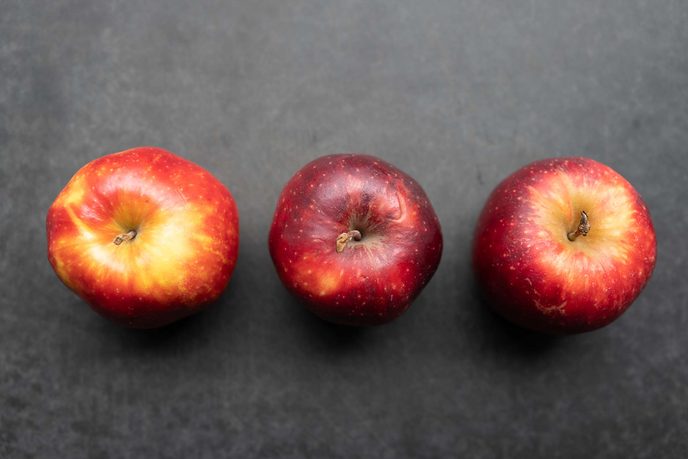 Drei Äpfel frisch