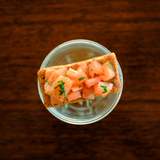 Canapés mit Tomatenwürfel