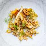 Fenchel geröstet mit Pinienkernen
