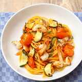 Spaghetti mit Garnelen und Tomatensauce